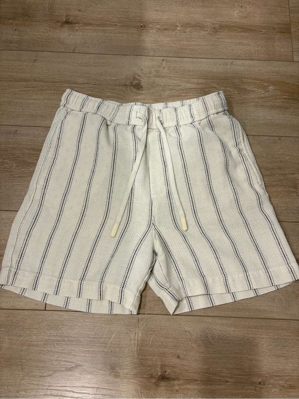 Denim & Flower Cream Shorts with Navy Stripes like new with out tag size Medium